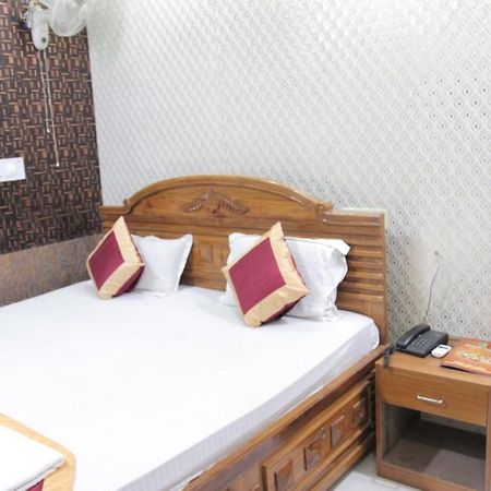 Oyo 11346 Hotel Tazz Odisha Bhubaneswar Bagian luar foto