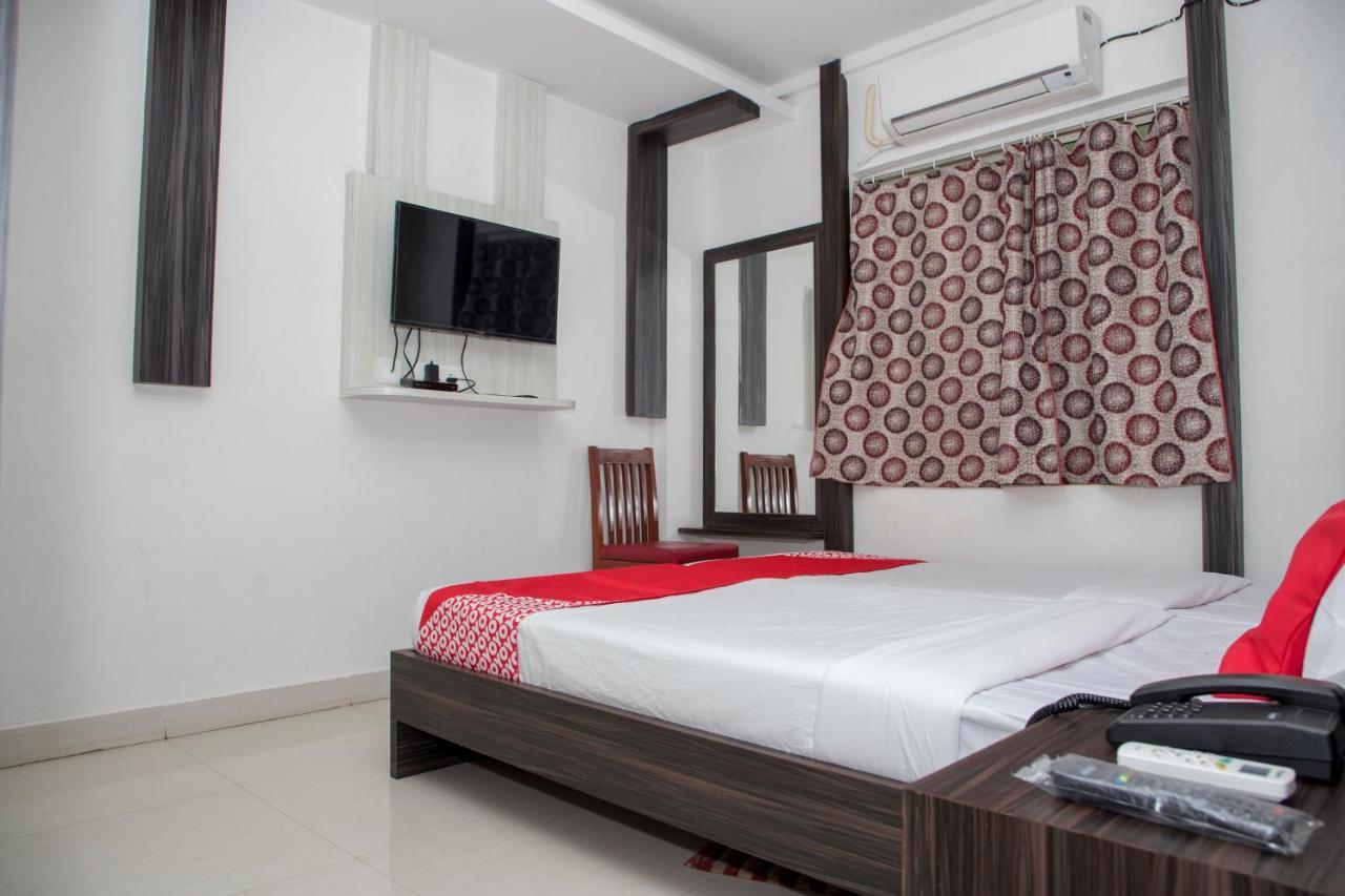 Oyo 11346 Hotel Tazz Odisha Bhubaneswar Bagian luar foto