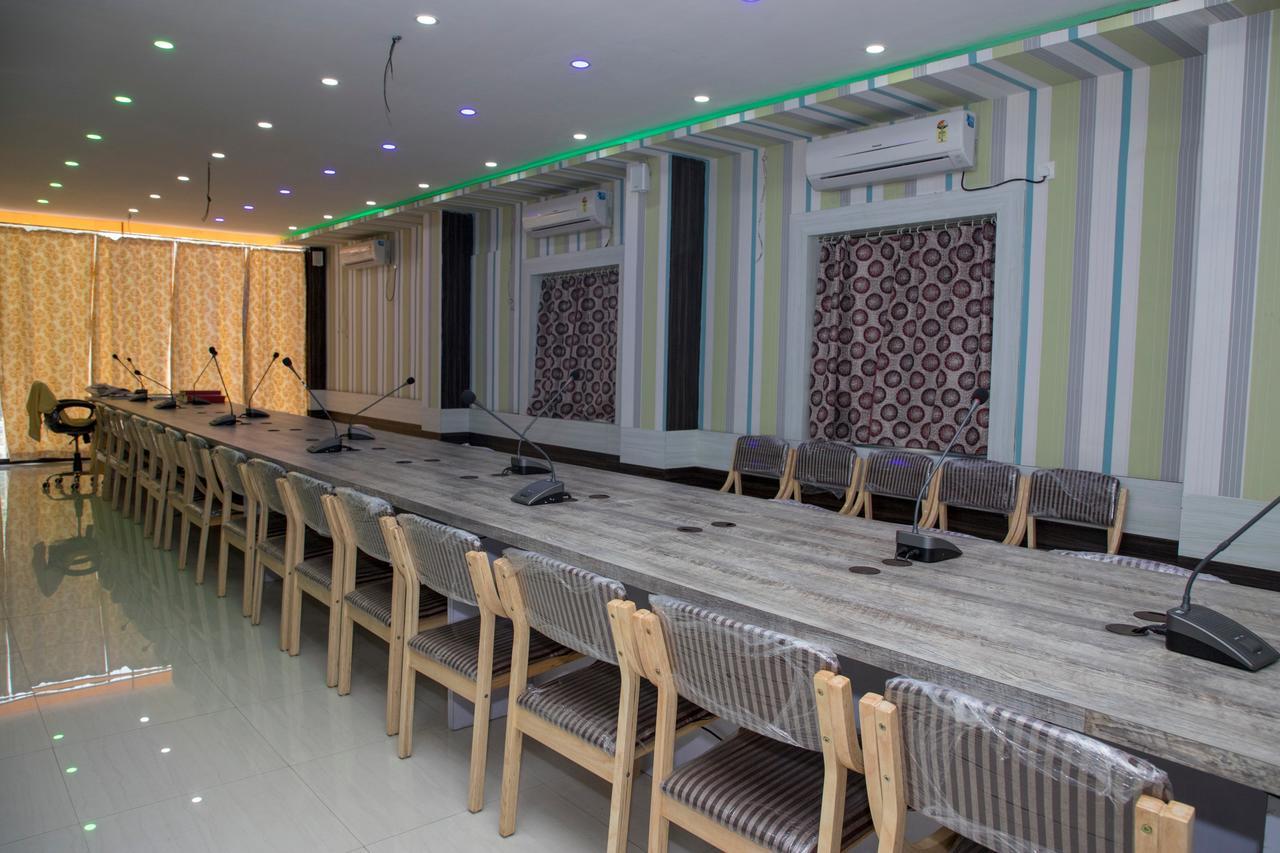 Oyo 11346 Hotel Tazz Odisha Bhubaneswar Bagian luar foto