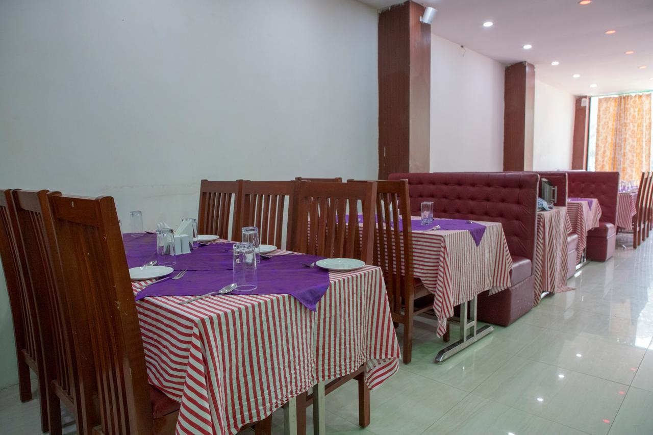 Oyo 11346 Hotel Tazz Odisha Bhubaneswar Bagian luar foto